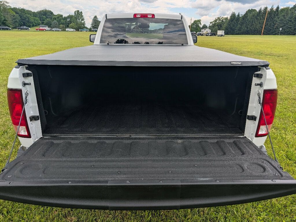 2017 Ram 1500 DAMN NEAR FLAWLESS!!! - 23045452 - 25