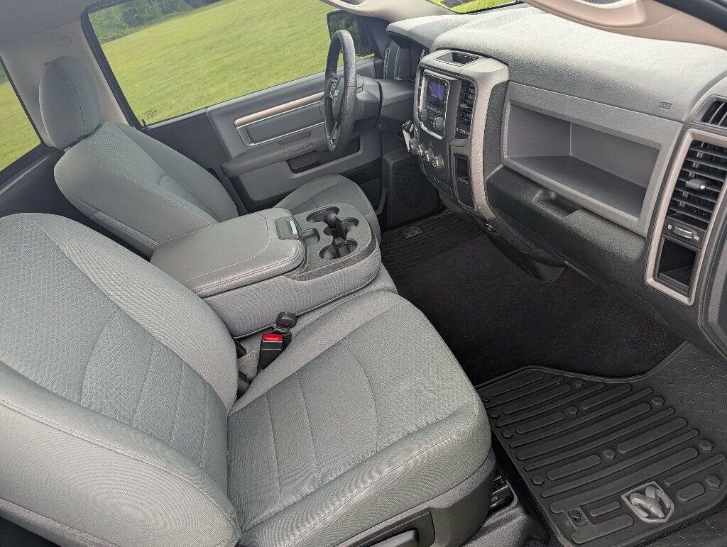2017 Ram 1500 DAMN NEAR FLAWLESS!!! - 23045452 - 32