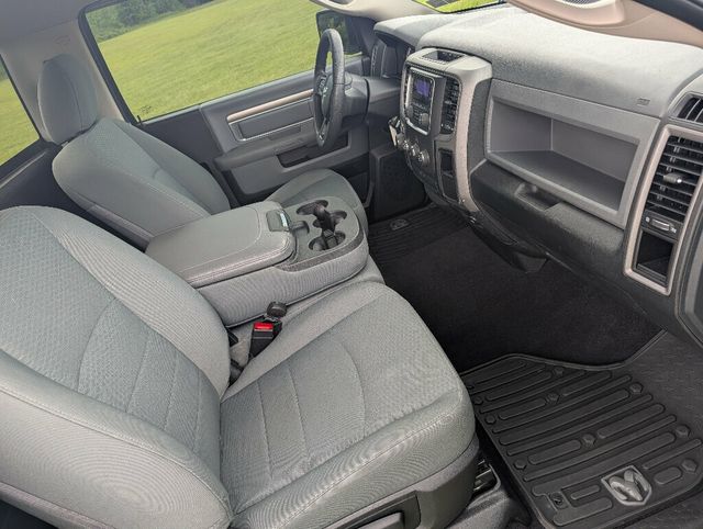 2017 Ram 1500 DAMN NEAR FLAWLESS!!! - 23045452 - 32
