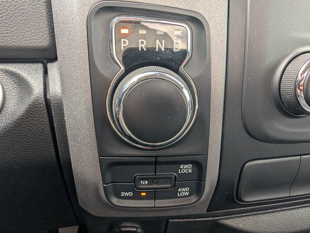 2017 Ram 1500 DAMN NEAR FLAWLESS!!! - 23045452 - 41
