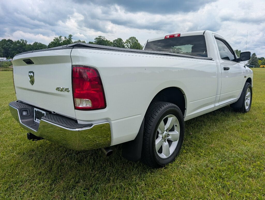 2017 Ram 1500 DAMN NEAR FLAWLESS!!! - 23045452 - 4