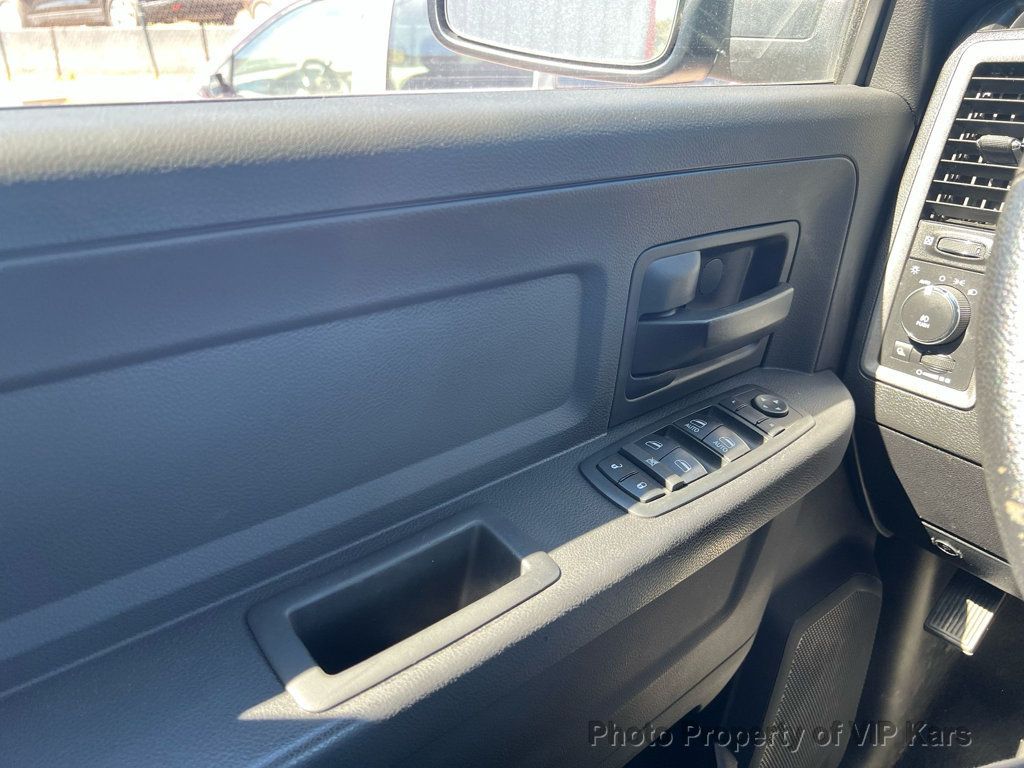 2017 Ram 1500 Express 4x2 Crew Cab 5'7" Box - 22800533 - 9