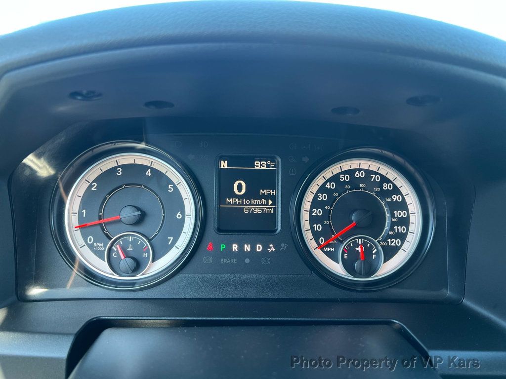 2017 Ram 1500 Express 4x2 Crew Cab 5'7" Box - 22800533 - 10