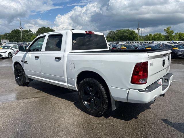2017 Ram 1500 Express 4x2 Crew Cab 5'7" Box - 23062515 - 5