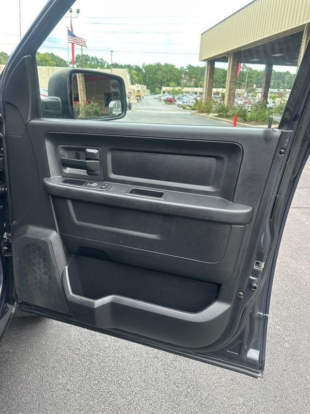 2017 Ram 1500 Express 4x2 Crew Cab 5'7" Box - 22581055 - 13