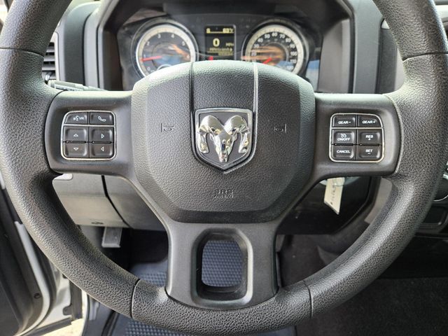 2017 Ram 1500 Express 4x2 Quad Cab 6'4" Box - 22975830 - 14