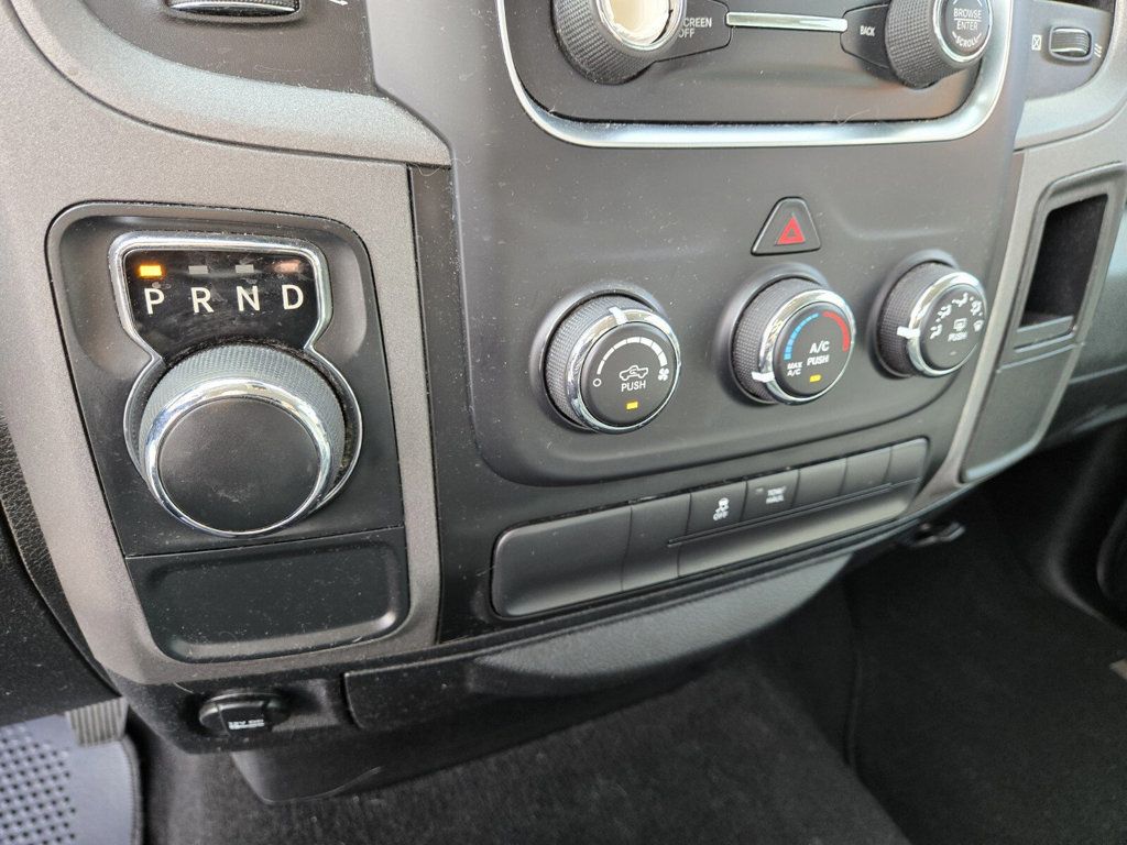 2017 Ram 1500 Express 4x2 Quad Cab 6'4" Box - 22975830 - 17