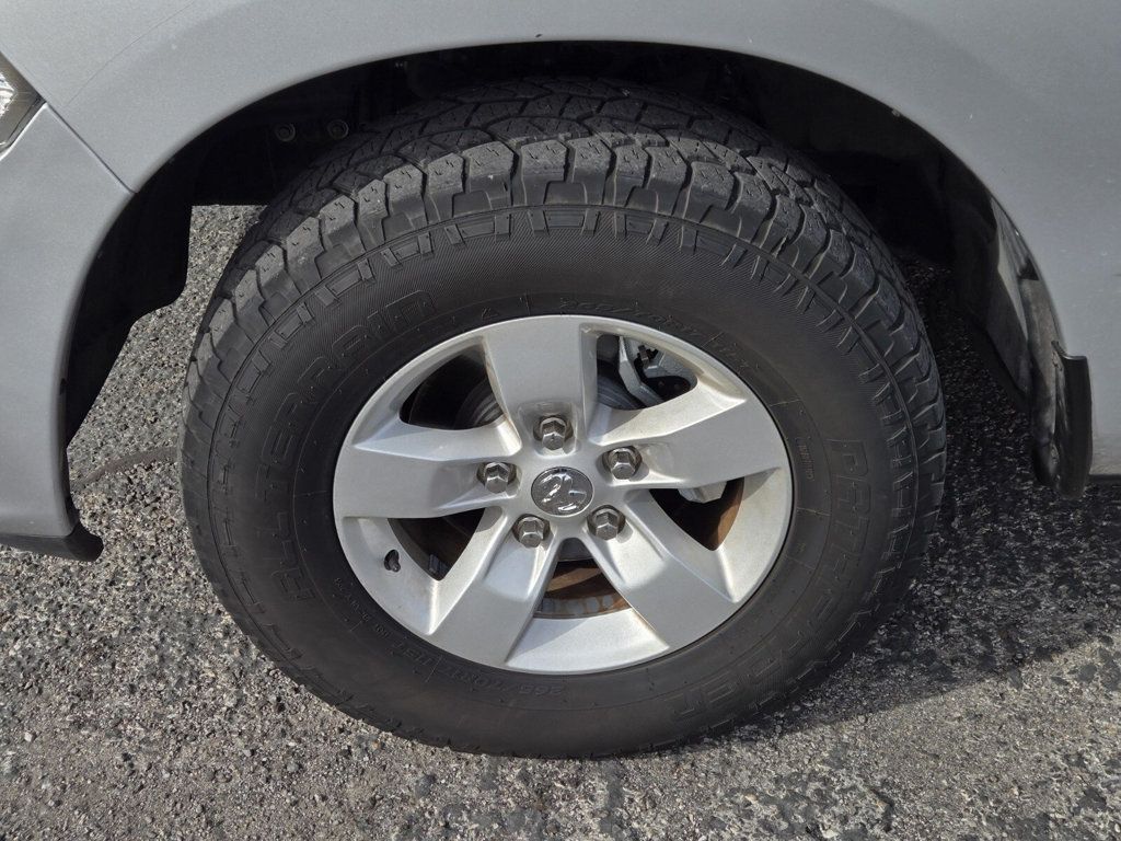 2017 Ram 1500 Express 4x2 Quad Cab 6'4" Box - 22975830 - 5