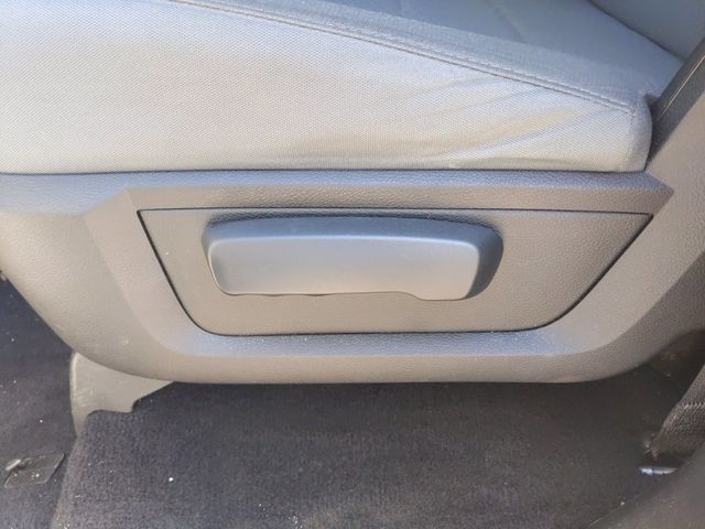 2017 Ram 1500 Express 4x2 Quad Cab 6'4" Box - 21227736 - 18