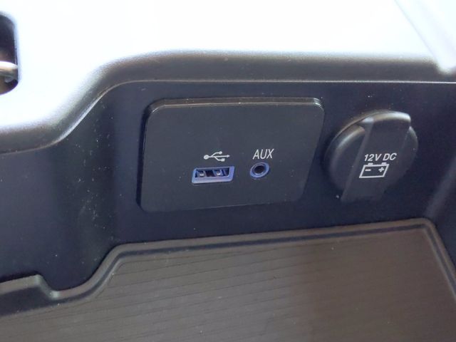 2017 Ram 1500 Express 4x2 Quad Cab 6'4" Box - 21227736 - 21