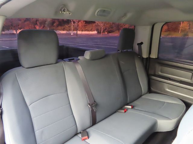 2017 Ram 1500 Express 4x4 Crew Cab 5'7" Box - 23079158 - 31