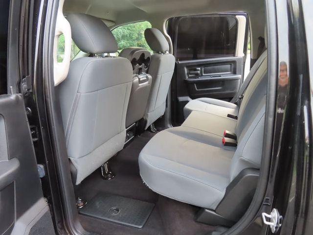 2017 Ram 1500 Express 4x4 Crew Cab 5'7" Box - 23079158 - 35