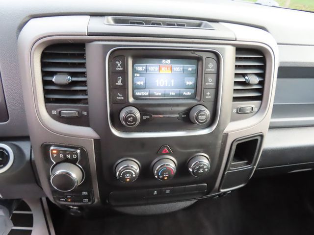 2017 Ram 1500 Express 4x4 Crew Cab 5'7" Box - 23079158 - 40