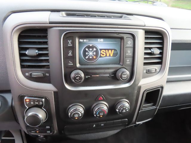 2017 Ram 1500 Express 4x4 Crew Cab 5'7" Box - 23079158 - 41