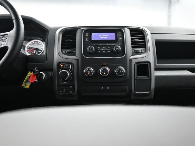 2017 Ram 1500 Express 4x4 Crew Cab 5'7" Box - 22991334 - 9