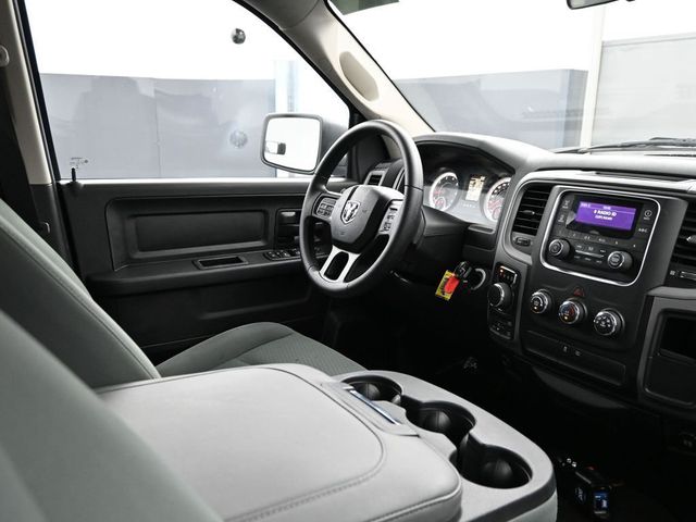 2017 Ram 1500 Express 4x4 Crew Cab 5'7" Box - 22991334 - 12