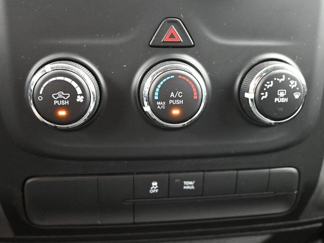 2017 Ram 1500 Express 4x4 Crew Cab 5'7" Box - 22991334 - 14