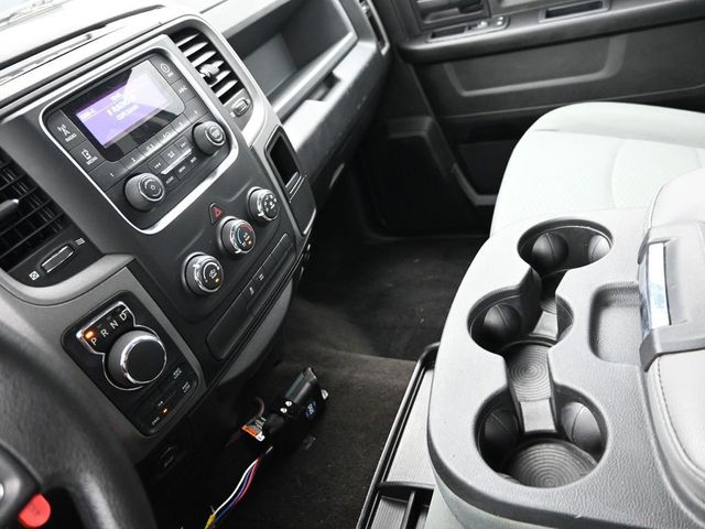 2017 Ram 1500 Express 4x4 Crew Cab 5'7" Box - 22991334 - 16