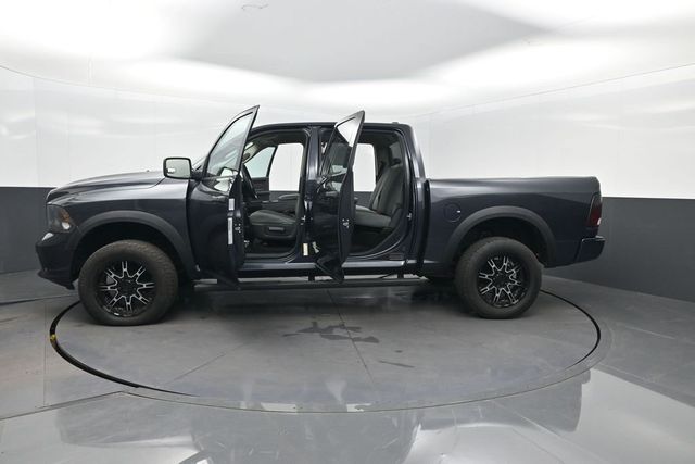 2017 Ram 1500 Express 4x4 Crew Cab 5'7" Box - 22991334 - 30