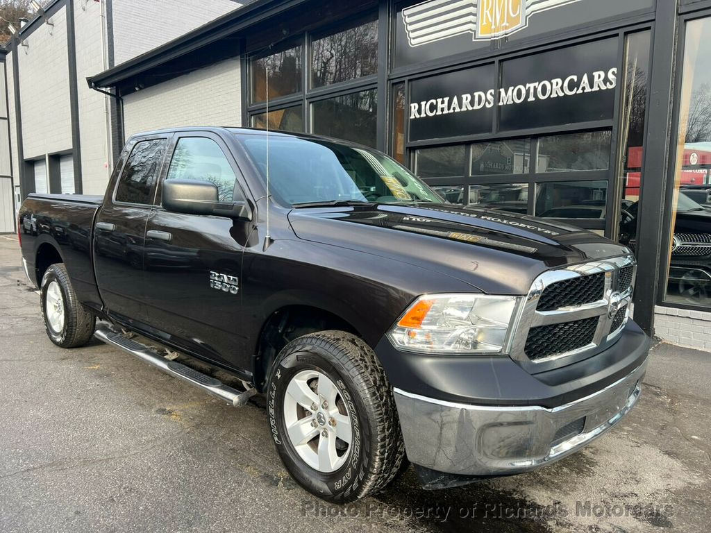 2017 Ram 1500 Express 4x4 Crew Cab 5'7" Box - 22220204 - 0