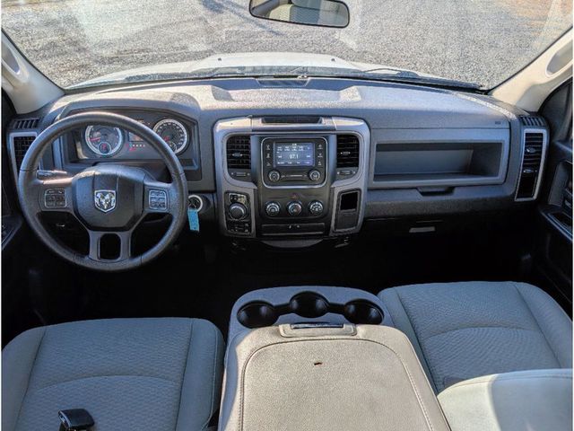 2017 Ram 1500 Express 4x4 Quad Cab 6'4" Box - 22958067 - 25