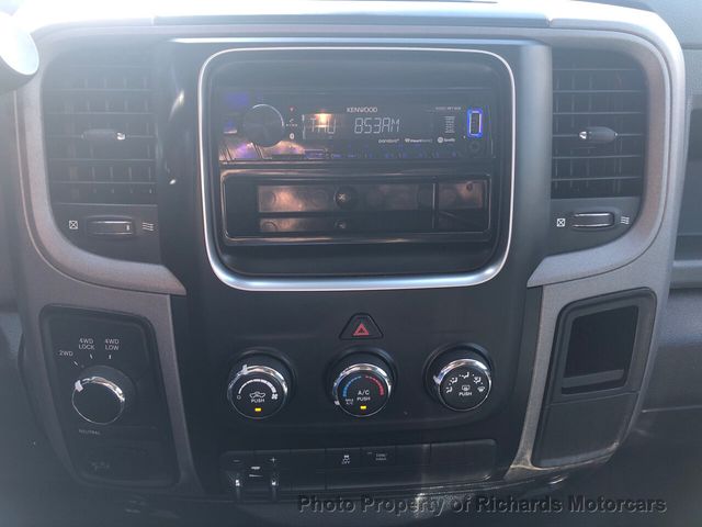 2017 Ram 1500 Express 4x4 Quad Cab 6'4" Box - 21458212 - 11