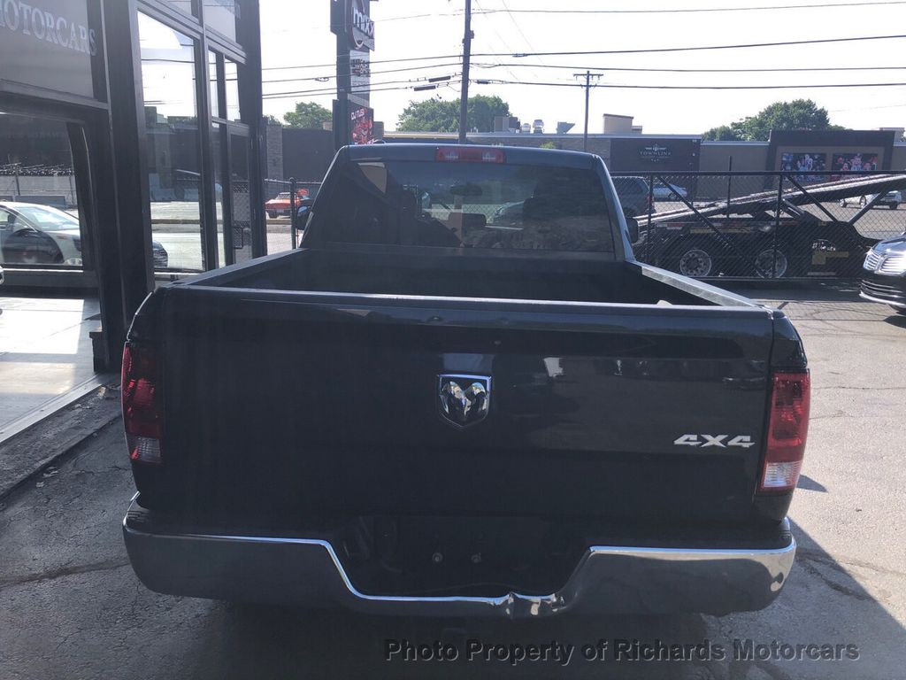 2017 Ram 1500 Express 4x4 Quad Cab 6'4" Box - 21458212 - 7