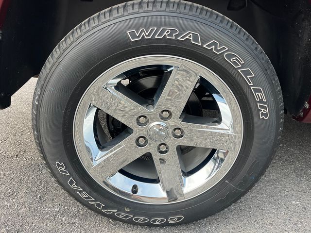 2017 Ram 1500 Hard to Find Regular Cab Short Bed Hemi 4x4 - 23055619 - 11