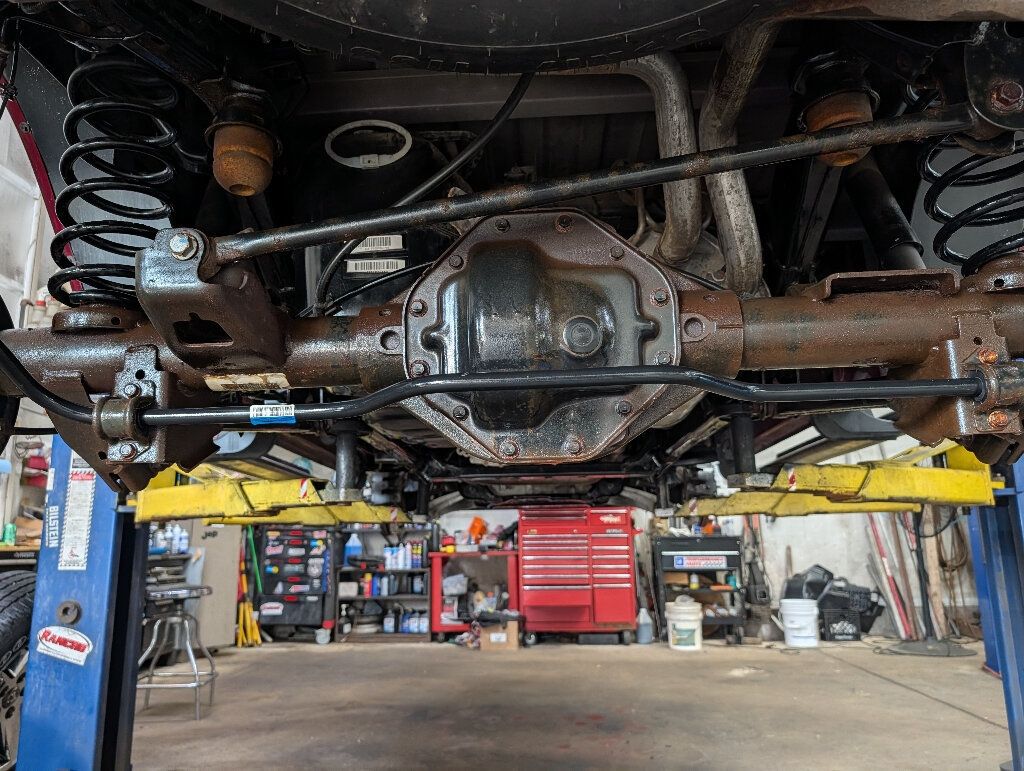 2017 Ram 1500 Hard to Find Regular Cab Short Bed Hemi 4x4 - 23055619 - 19