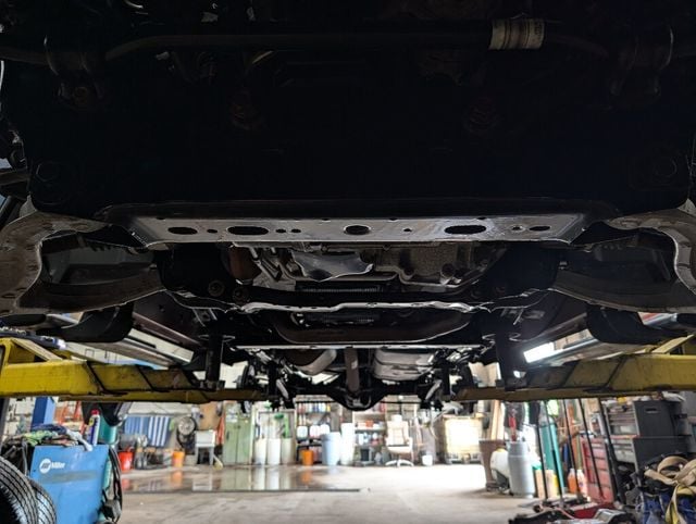 2017 Ram 1500 Hard to Find Regular Cab Short Bed Hemi 4x4 - 23055619 - 22