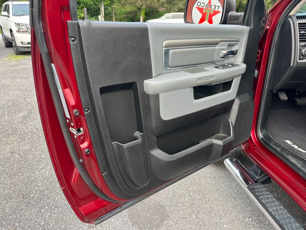 2017 Ram 1500 Hard to Find Regular Cab Short Bed Hemi 4x4 - 23055619 - 25