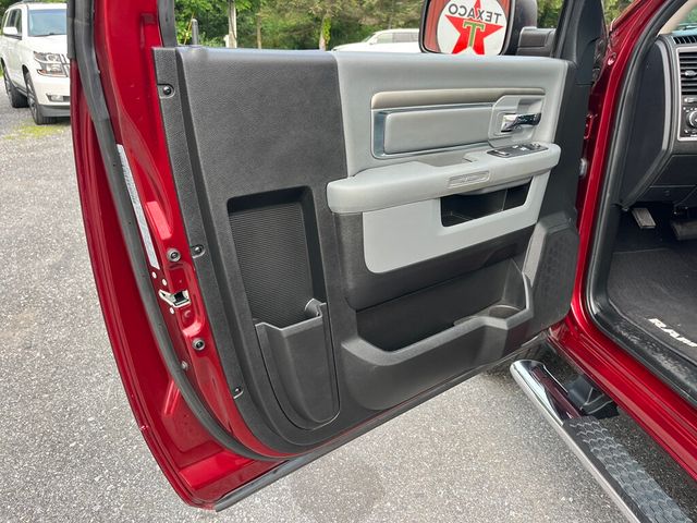 2017 Ram 1500 Hard to Find Regular Cab Short Bed Hemi 4x4 - 23055619 - 25