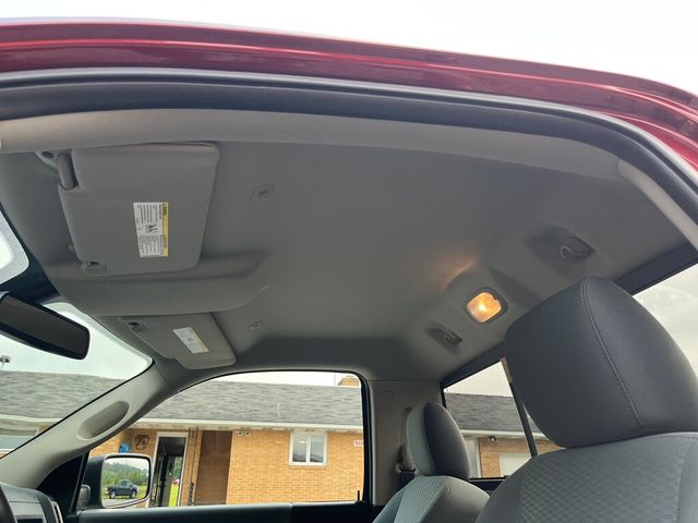 2017 Ram 1500 Hard to Find Regular Cab Short Bed Hemi 4x4 - 23055619 - 29