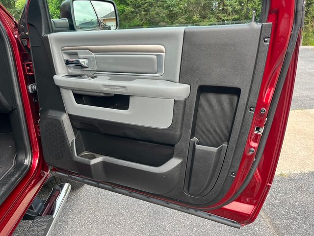 2017 Ram 1500 Hard to Find Regular Cab Short Bed Hemi 4x4 - 23055619 - 32
