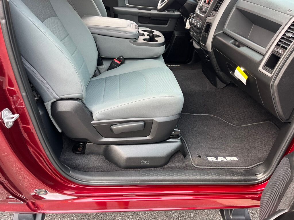 2017 Ram 1500 Hard to Find Regular Cab Short Bed Hemi 4x4 - 23055619 - 34