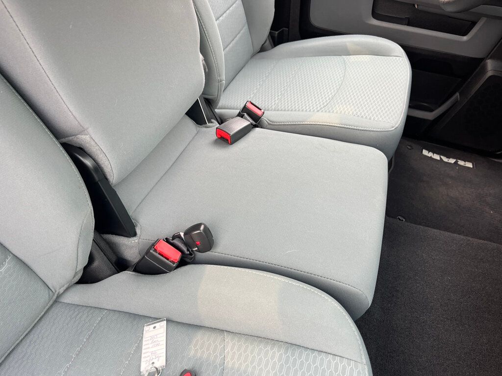 2017 Ram 1500 Hard to Find Regular Cab Short Bed Hemi 4x4 - 23055619 - 40