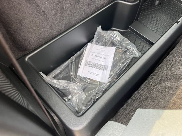 2017 Ram 1500 Hard to Find Regular Cab Short Bed Hemi 4x4 - 23055619 - 41