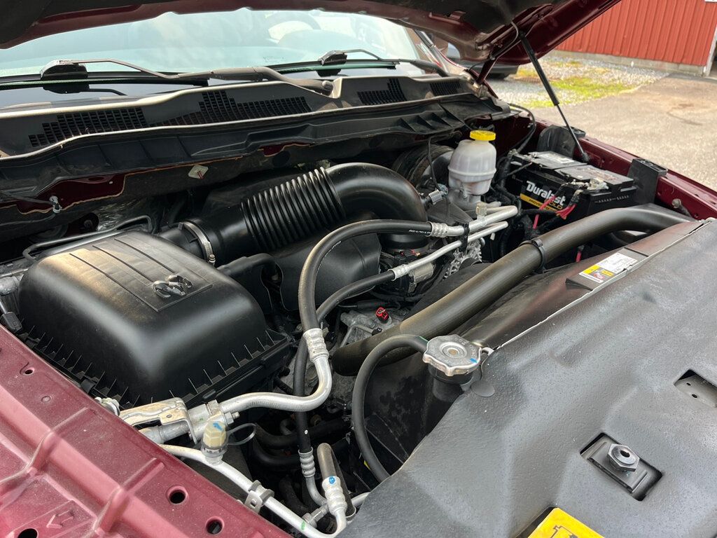 2017 Ram 1500 Hard to Find Regular Cab Short Bed Hemi 4x4 - 23055619 - 44