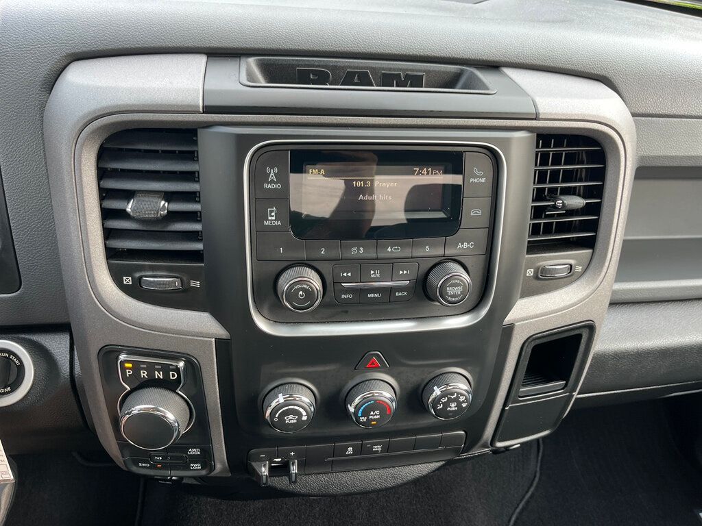 2017 Ram 1500 Hard to Find Regular Cab Short Bed Hemi 4x4 - 23055619 - 46