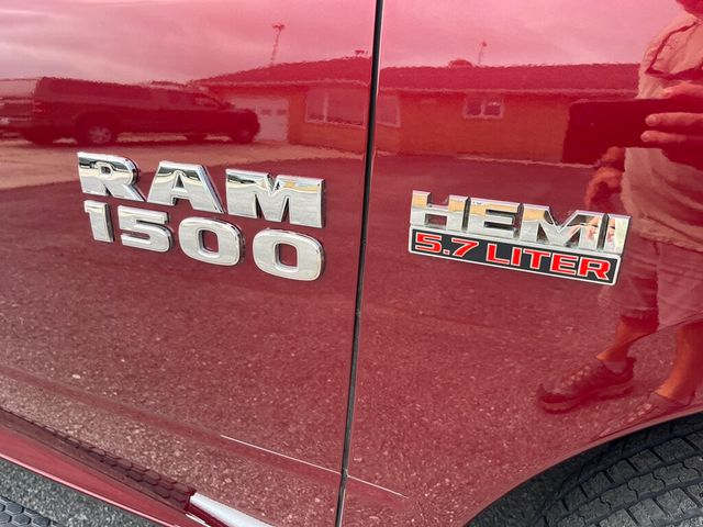 2017 Ram 1500 Hard to Find Regular Cab Short Bed Hemi 4x4 - 23055619 - 8