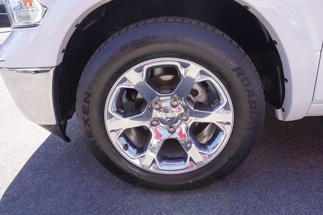2017 Ram 1500 LARAMIE, 4WD, CHROME PACKAGE, BACKUP CAMERA, PREMIUM SOUND - 23036595 - 11