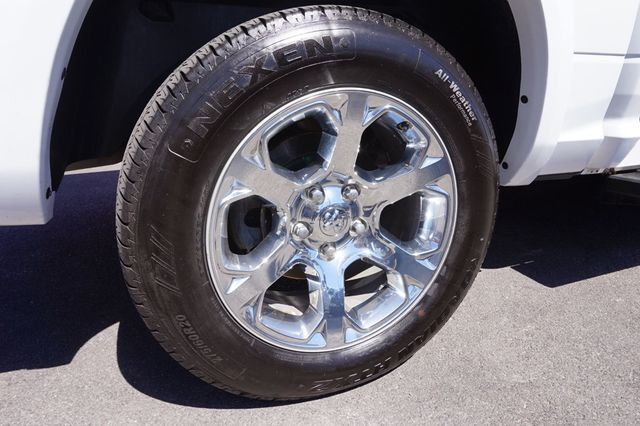 2017 Ram 1500 LARAMIE, 4WD, CHROME PACKAGE, BACKUP CAMERA, PREMIUM SOUND - 23036595 - 13