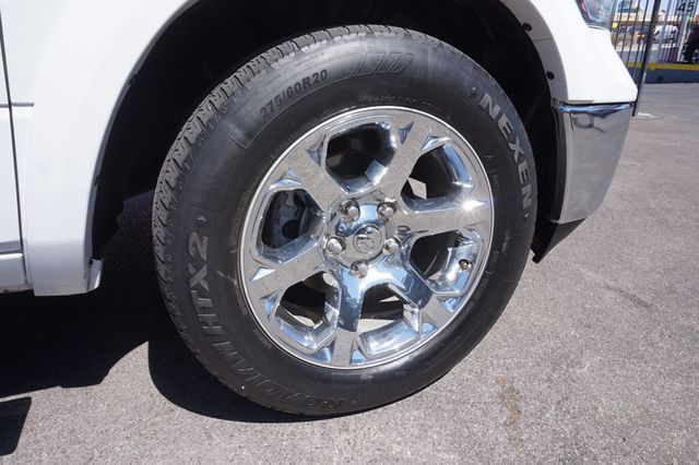 2017 Ram 1500 LARAMIE, 4WD, CHROME PACKAGE, BACKUP CAMERA, PREMIUM SOUND - 23036595 - 14