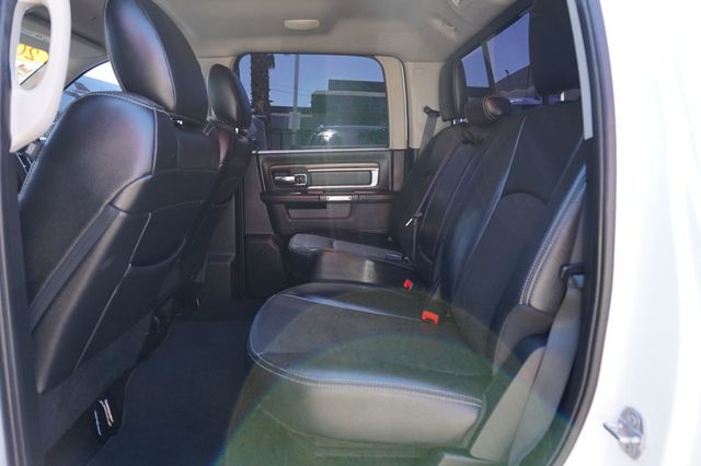 2017 Ram 1500 LARAMIE, 4WD, CHROME PACKAGE, BACKUP CAMERA, PREMIUM SOUND - 23036595 - 18