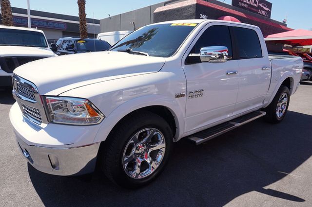 2017 Ram 1500 LARAMIE, 4WD, CHROME PACKAGE, BACKUP CAMERA, PREMIUM SOUND - 23036595 - 3