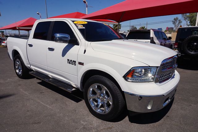 2017 Ram 1500 LARAMIE, 4WD, CHROME PACKAGE, BACKUP CAMERA, PREMIUM SOUND - 23036595 - 4