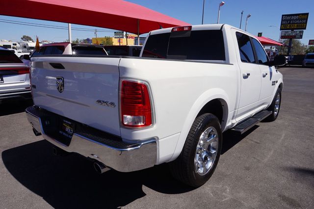 2017 Ram 1500 LARAMIE, 4WD, CHROME PACKAGE, BACKUP CAMERA, PREMIUM SOUND - 23036595 - 5