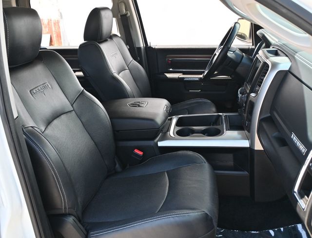 2017 Ram 1500 Laramie 4x4 Crew Cab  - 23050209 - 16