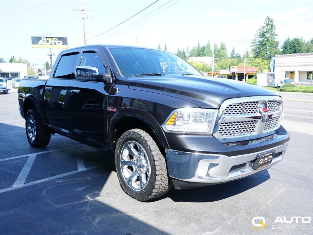 2017 Ram 1500 Laramie 4x4 Crew Cab 5'7" Box - 22548387 - 2