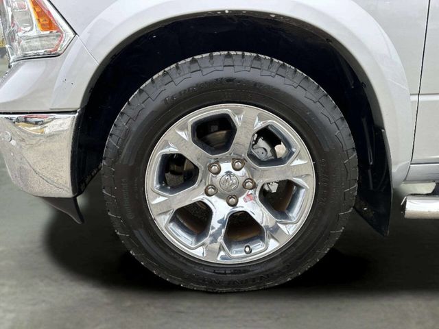 2017 Ram 1500 Laramie 4x4 Crew Cab 5'7" Box - 22966025 - 32